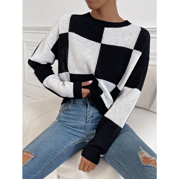 Checkered Pattern plaid black white knit Sweater - Picture 3 of 6